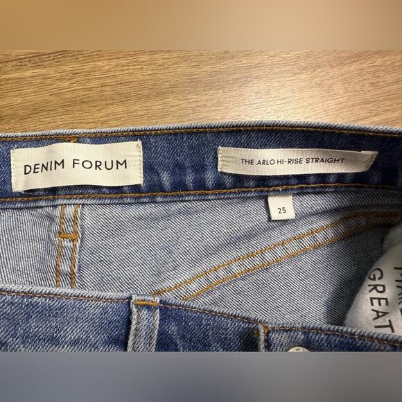 Aritzia Denim Forum The Arlo Hi-Rise Straight Distressed Jeans Size 25 - Picture 5 of 11